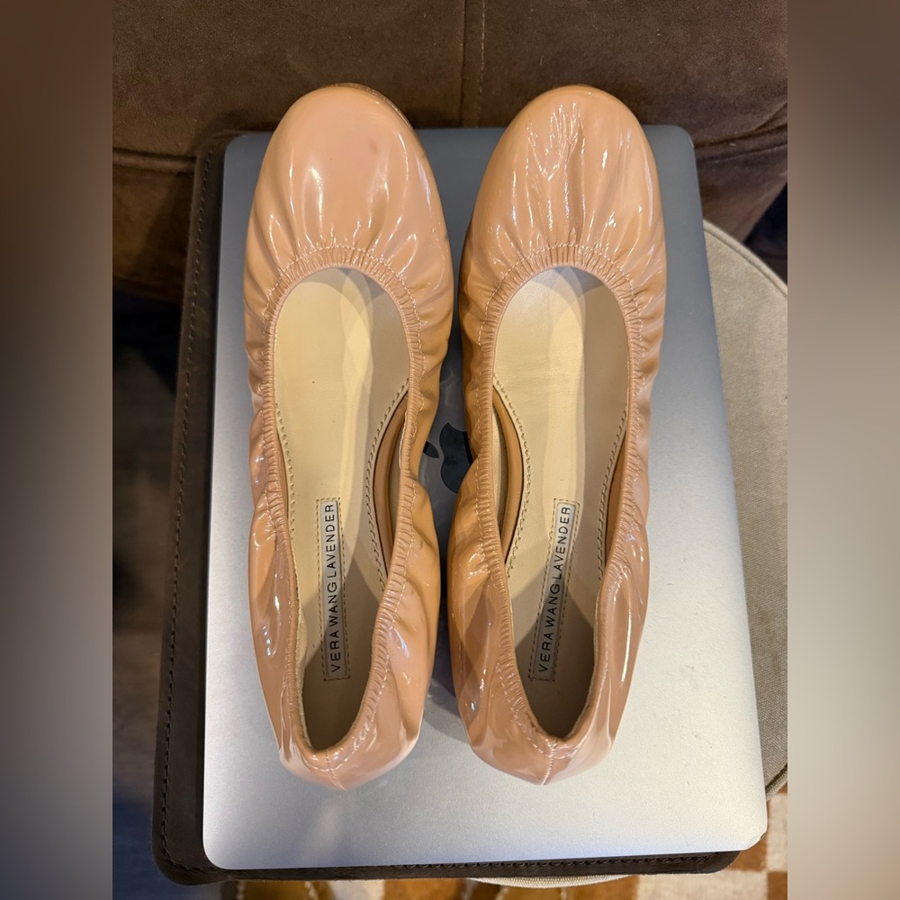 Vera Wang Lavender Flats